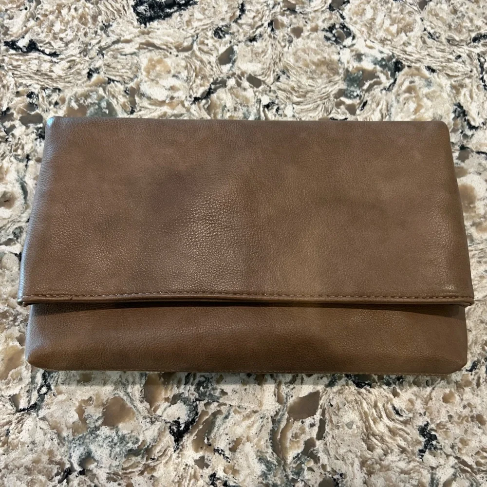 NWOT Kelly & Katie Faux Leather Chain Clutch/Wristlet - Picture 4 of 16